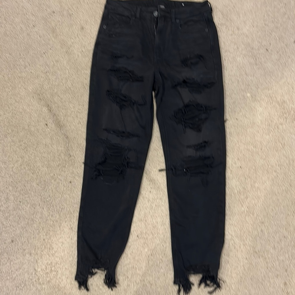 American Eagle Strigid Mom Jeans.  Size 6 Black.